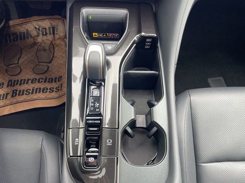 Used 2025 Toyota Crown Platinum image 35