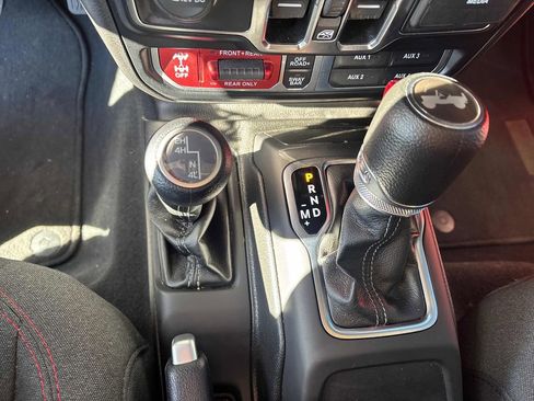 Used 2024 Jeep Wrangler Unlimited Rubicon image 19