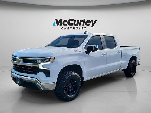 Used 2025 Chevrolet Silverado 1500 LT w/ Z71 Off-Road Package AWD/4WD image 3