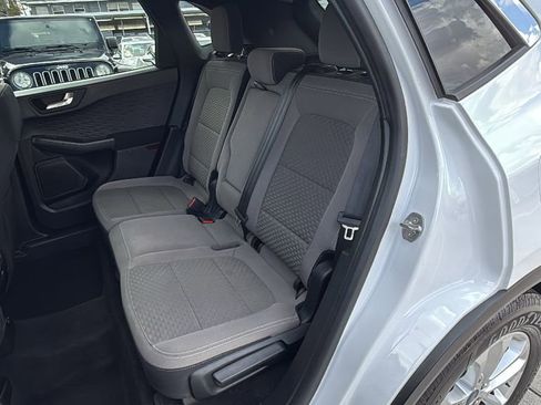 Used 2020 Ford Escape SE image 25