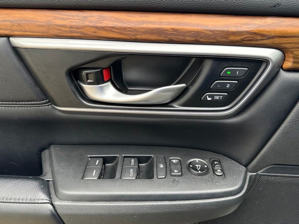 Used 2018 Honda CR-V Touring image 13