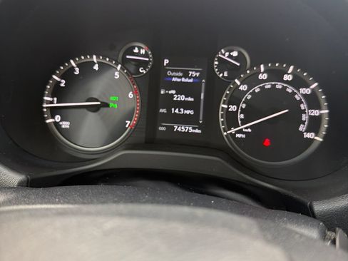 Used 2022 Lexus GX 460 Premium w/ Premium Package AWD/4WD image 9