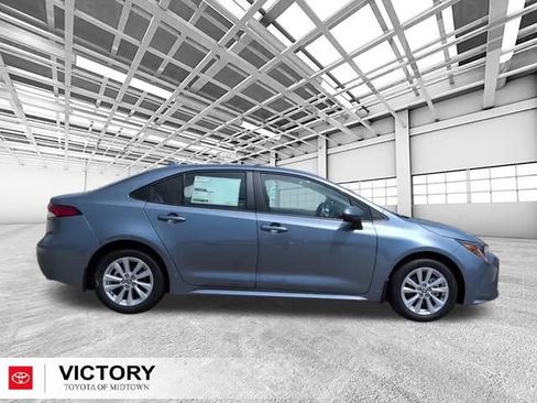 Used 2026 Toyota Corolla LE w/ LE Premium Package FWD image 2