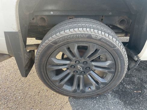 Used 2018 Chevrolet Silverado 1500 LT w/ All Star Edition image 11