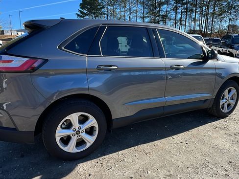 Used 2023 Ford Edge SE image 8