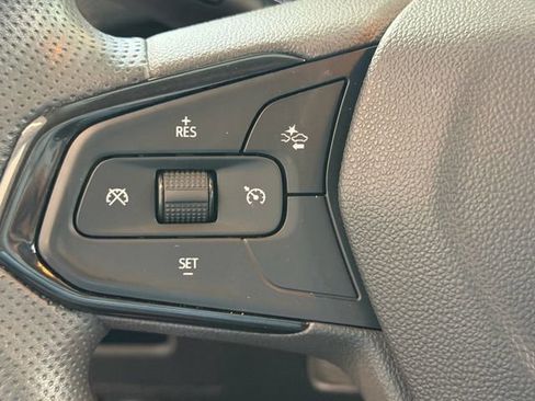 Used 2023 Chevrolet TrailBlazer LT FWD image 24