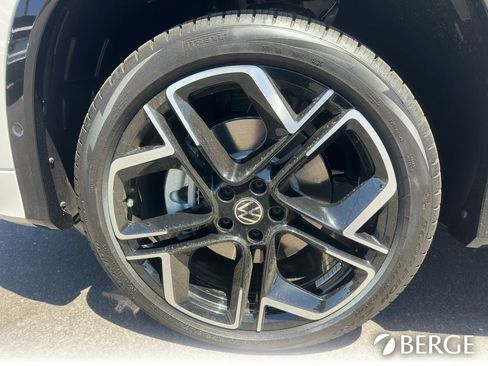 New 2026 Volkswagen Tiguan SEL R-Line AWD/4WD image 11