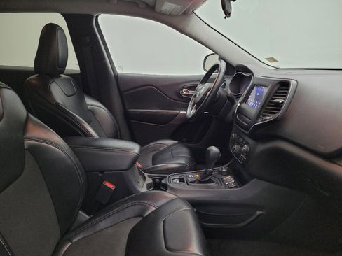 Used 2019 Jeep Cherokee Latitude Plus image 21