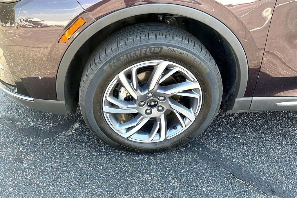 Used 2023 Lincoln Corsair FWD w/ Equipment Group 101A image 4