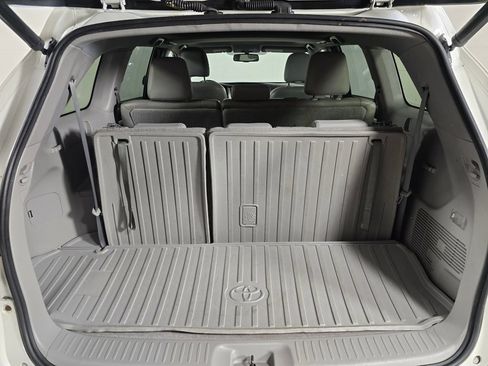 Used 2015 Toyota Highlander XLE AWD/4WD image 17