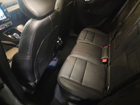Certified 2025 Volvo XC40 B5 Ultra AWD/4WD image 13