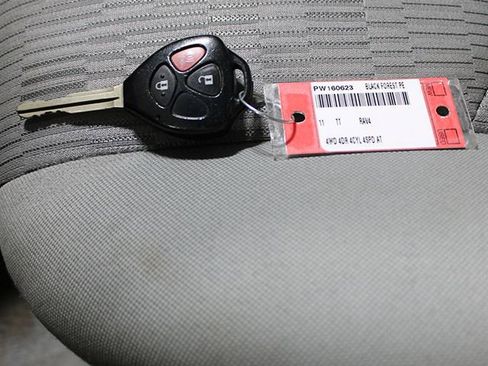 Used 2011 Toyota RAV4 4WD w/ Base L4 Extra Value Pkg image 17