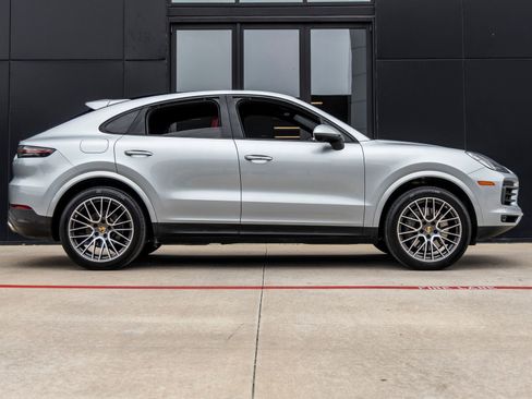 Certified 2021 Porsche Cayenne S AWD/4WD image 12