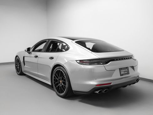 Certified 2023 Porsche Panamera 4 Platinum Edition AWD/4WD image 3