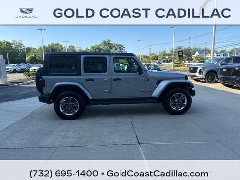 Used 2020 Jeep Wrangler Unlimited Sahara w/ Dual Top Group AWD/4WD image 4