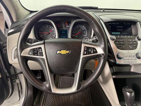 Used 2017 Chevrolet Equinox Premier w/ Enhanced Convenience Package AWD/4WD image 13