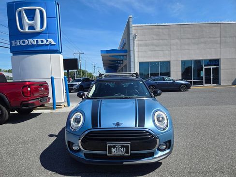 Used 2017 MINI Cooper Clubman ALL4 AWD/4WD image 2