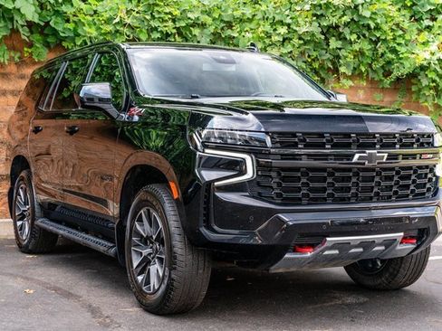 Used 2023 Chevrolet Tahoe Z71 image 3