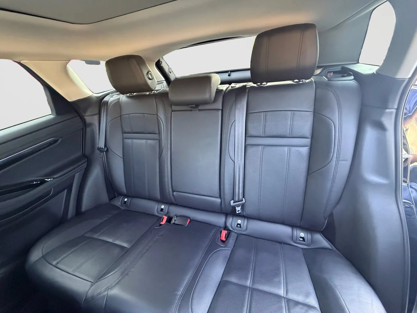 Used 2020 Land Rover Range Rover Evoque SE AWD/4WD image 15