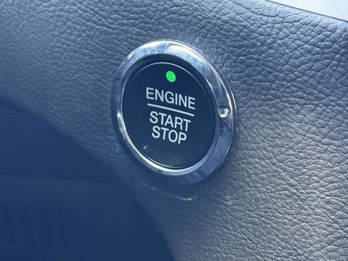 Used 2022 Ford Edge SE image 29