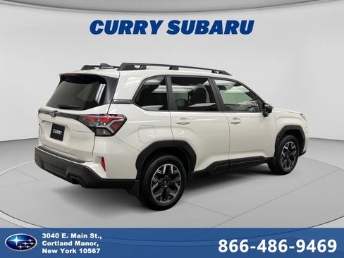 Used 2025 Subaru Forester Premium AWD/4WD image 5