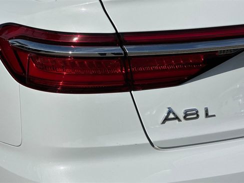 Used 2021 Audi A8 L 4.0T image 26