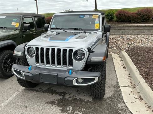 Used 2023 Jeep Wrangler Unlimited Rubicon 4xe w/ Cold Weather Group AWD/4WD image 2