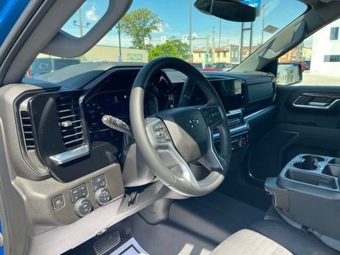Used 2023 Chevrolet Silverado 1500 RST AWD/4WD image 15