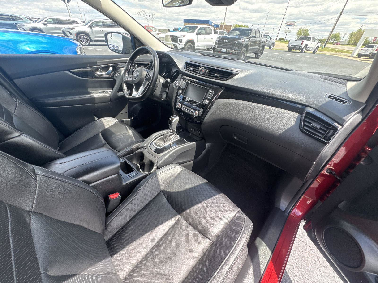 Used 2022 Nissan Rogue Sport SL AWD/4WD image 14