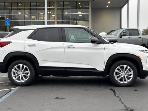 New 2026 Chevrolet TrailBlazer LS w/ LS Convenience Package image 2