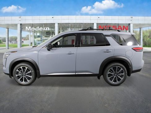 New 2026 Nissan Pathfinder Platinum FWD image 2
