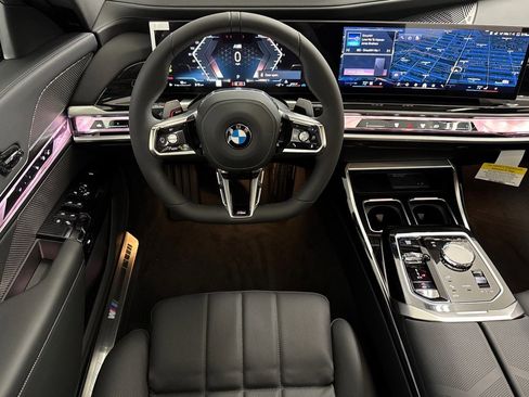 New 2026 BMW 740i w/ Executive Package image 28