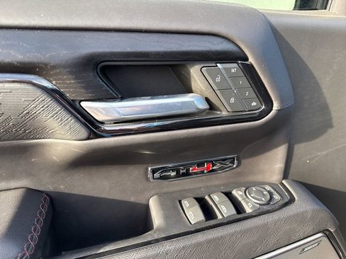 Used 2022 GMC Sierra 1500 AT4X image 9