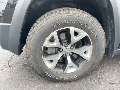 Used 2016 Jeep Cherokee Trailhawk w/ Comfort/Convenience Group image 8