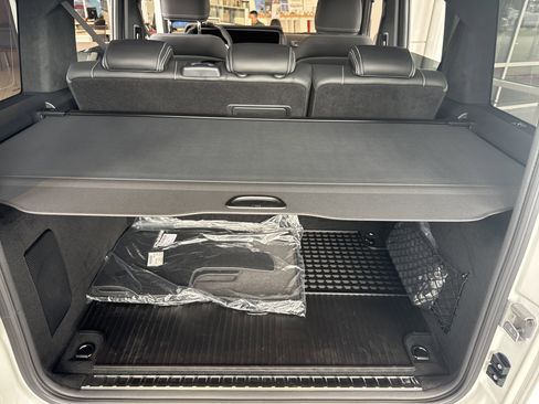 Used 2025 Mercedes-Benz G 63 AMG 4MATIC image 32