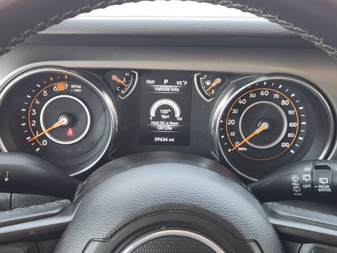 Used 2022 Jeep Wrangler Sport AWD/4WD image 16