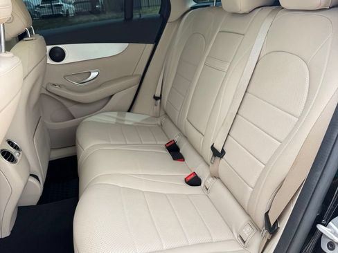 Used 2022 Mercedes-Benz GLC 300 w/ Premium Package Lite image 17
