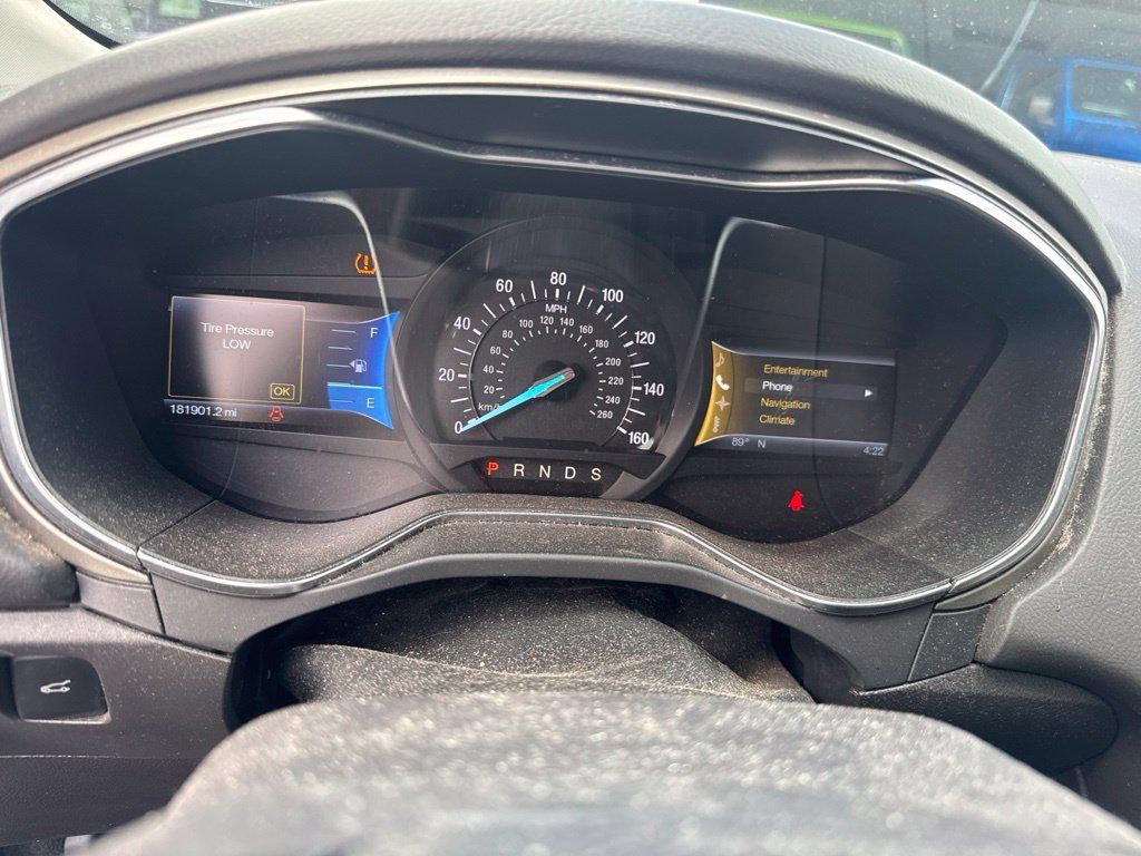 Used 2013 Ford Fusion SE FWD image 2