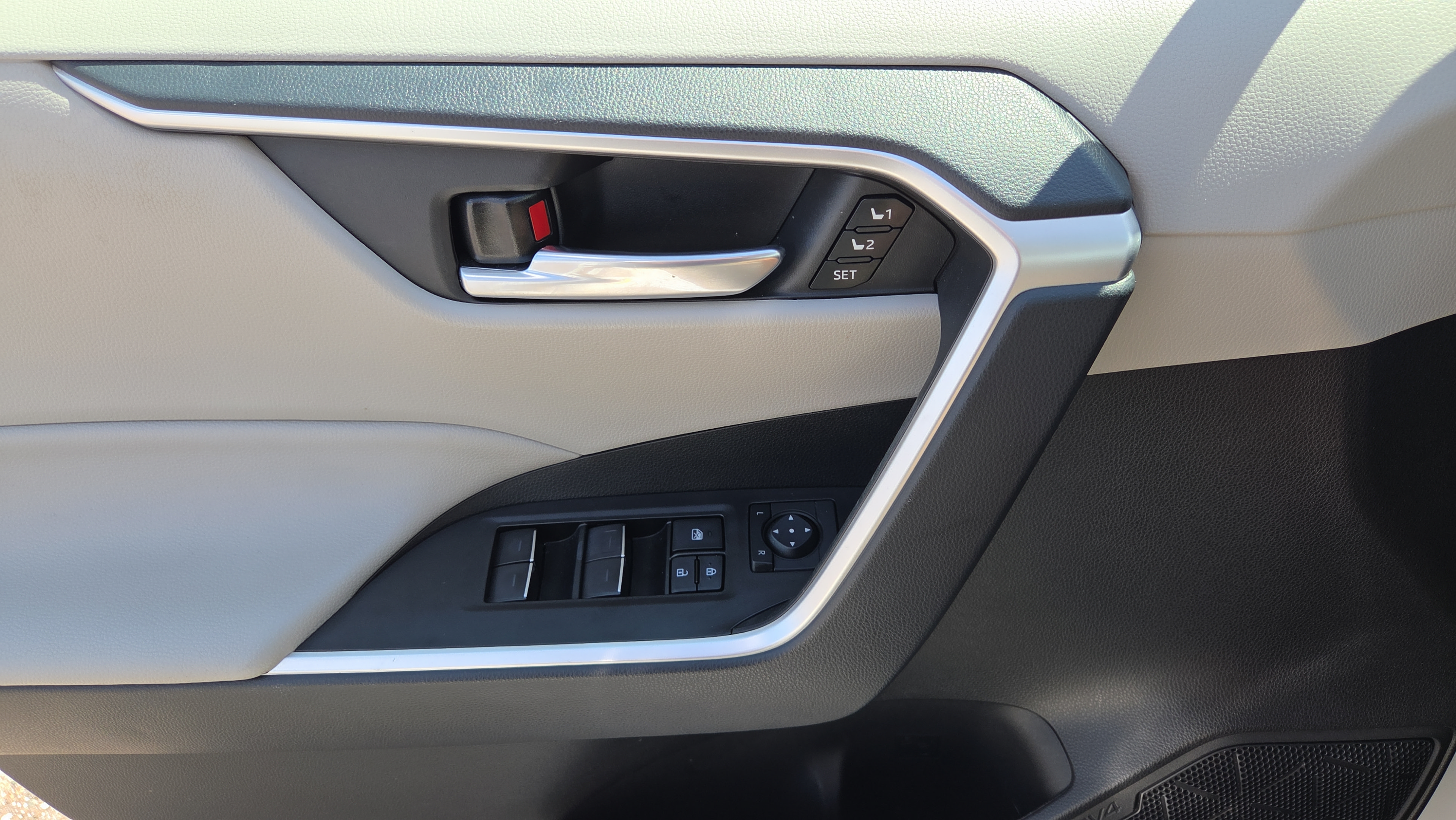 Certified 2023 Toyota RAV4 XLE Premium AWD/4WD image 19