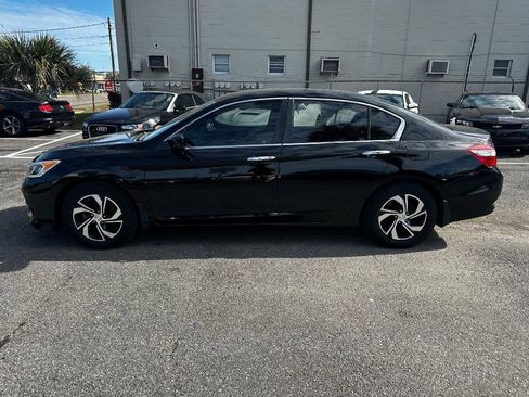 Used 2017 Honda Accord LX image 4