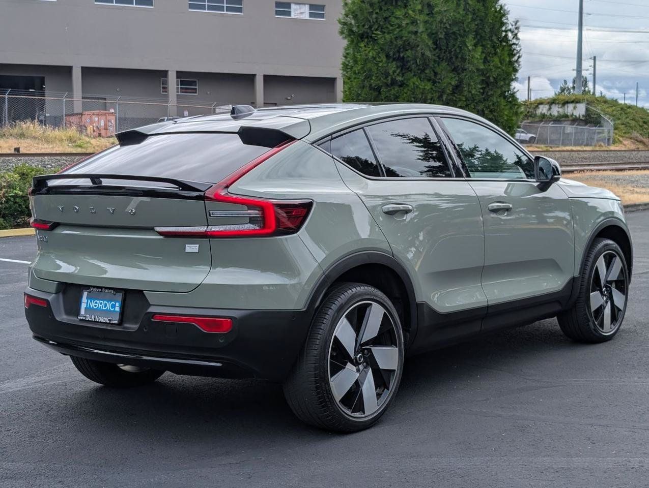 Used 2023 Volvo C40 P8 Recharge Ultimate w/ Protection Package Premier AWD/4WD image 7