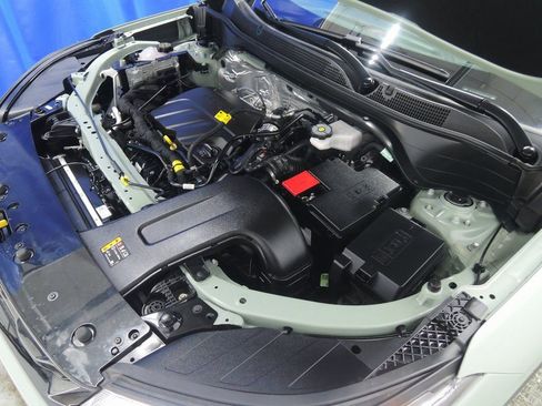 Used 2025 Chevrolet Trax ACTIV w/ Sunroof Package image 37