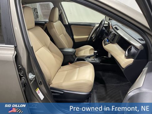 Used 2015 Toyota RAV4 Limited image 16