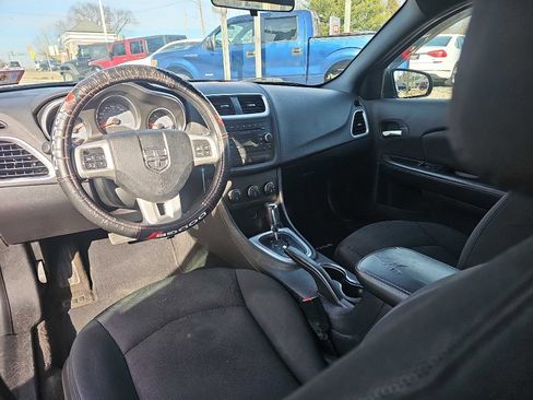 Used 2013 Dodge Avenger SXT image 11