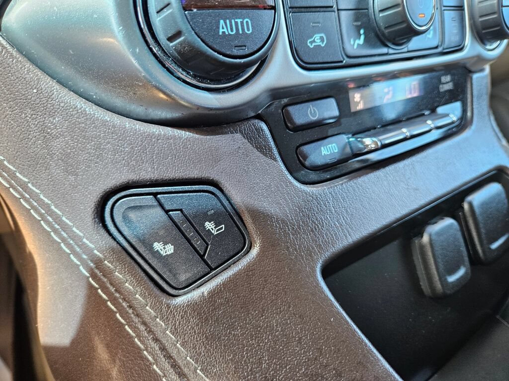 Used 2019 Chevrolet Suburban LT AWD/4WD image 26