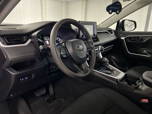 Used 2020 Toyota RAV4 LE AWD/4WD image 10