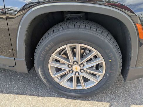 Used 2023 Chevrolet Traverse LT FWD image 11