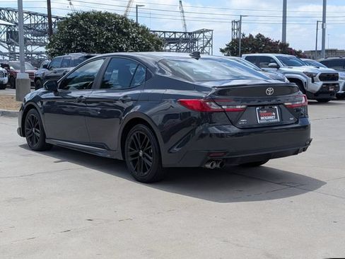 Used 2025 Toyota Camry SE w/ Convenience Package AWD/4WD image 8