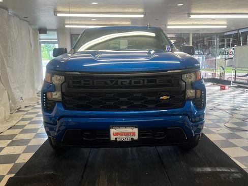 Used 2023 Chevrolet Silverado 1500 Custom AWD/4WD image 2