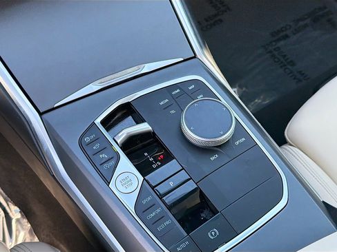 Used 2025 BMW 230i Coupe w/ Convenience Package image 28